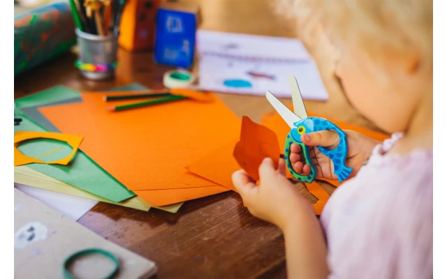 Tijeras De Animales Para Niños Fiskars 13 Cm Ladybird - Imagen 3